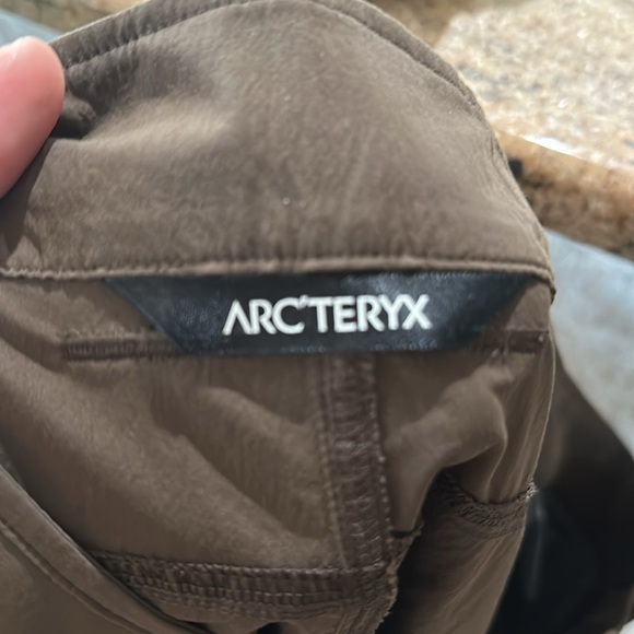 Men’s Arc’Teryx Cargo Pant size 38x35 - Picture 7 of 10